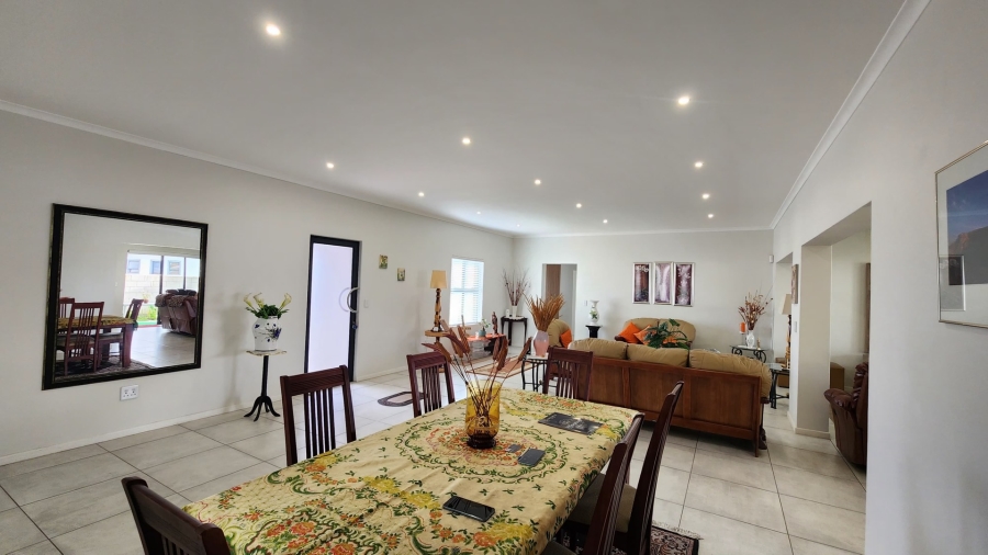 3 Bedroom Property for Sale in Country Club Western Cape